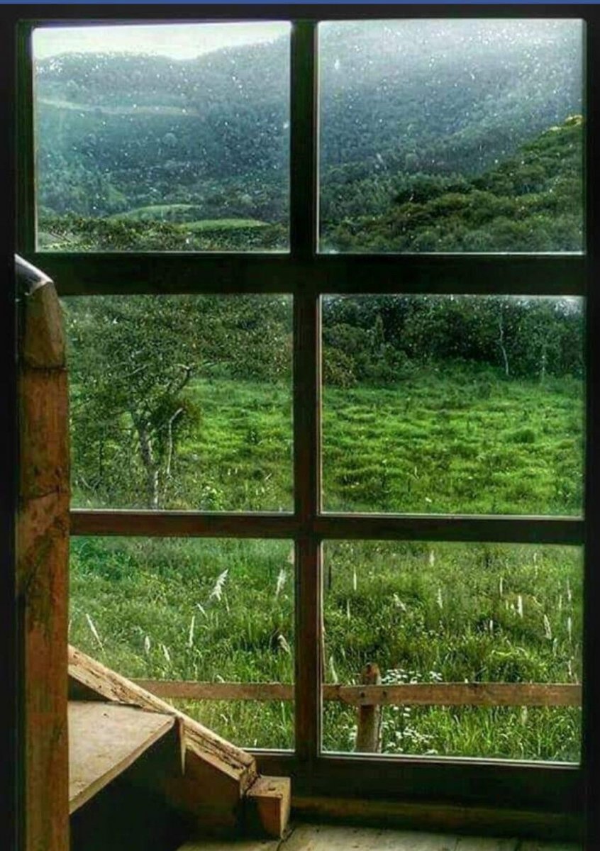 Вид из окна на горы