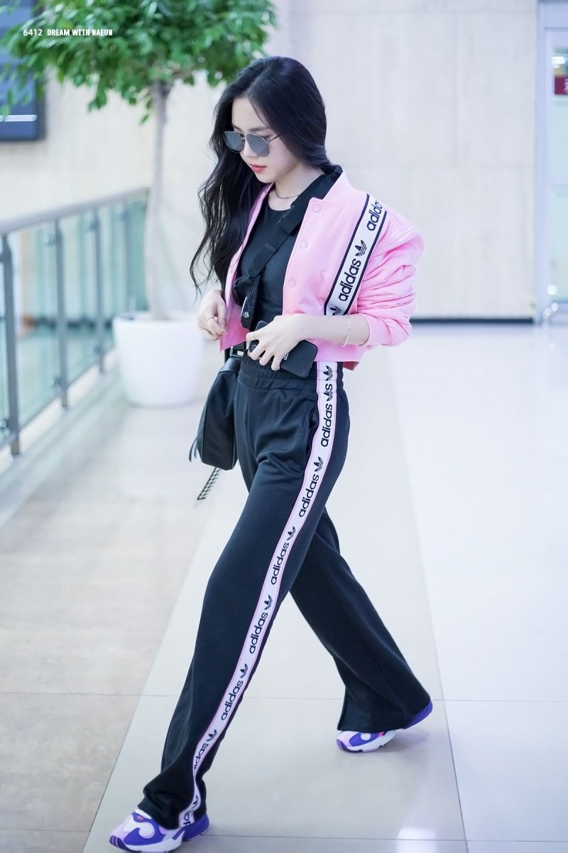 Корейская спортивная одежда