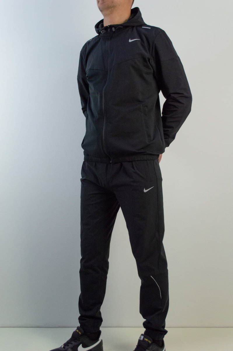 Ветрозащитный костюм Nike