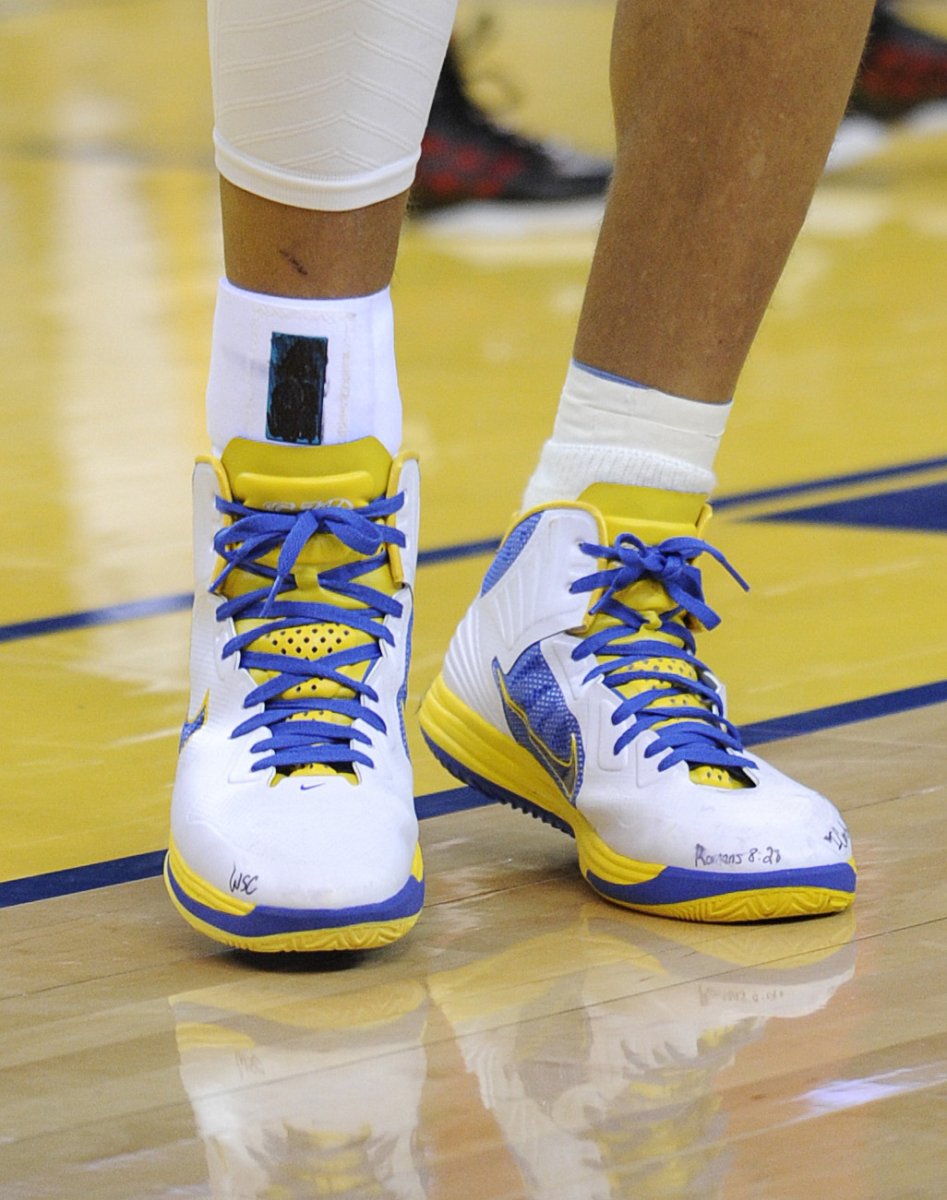 Баскетбольные кроссовки under Armour Curry 7