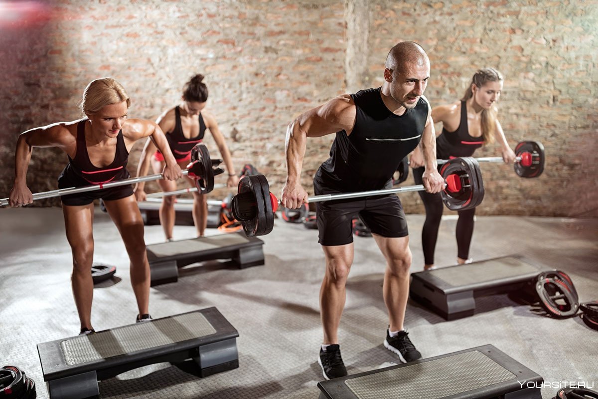 Кардио тренировка в зале с гантелями