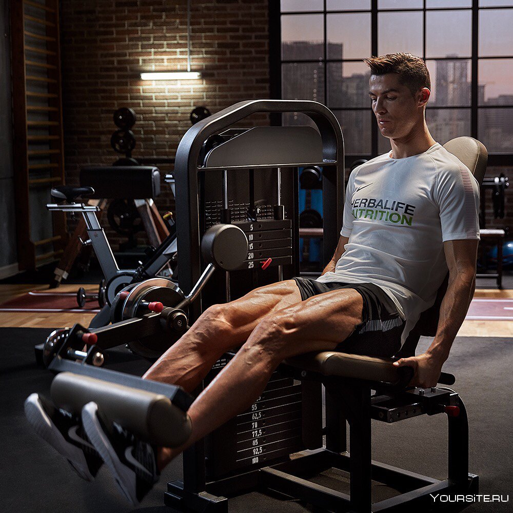 Криштиану Роналду в спортзале