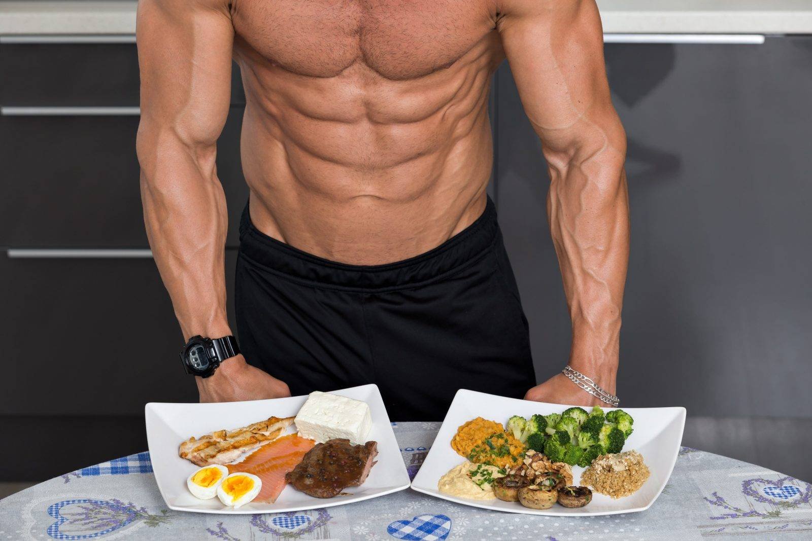 Вес спортсменов. Правильное питание и тренировки. Еда для спортсменов. Бодибилдинг питание. Еда для бодибилдеров.