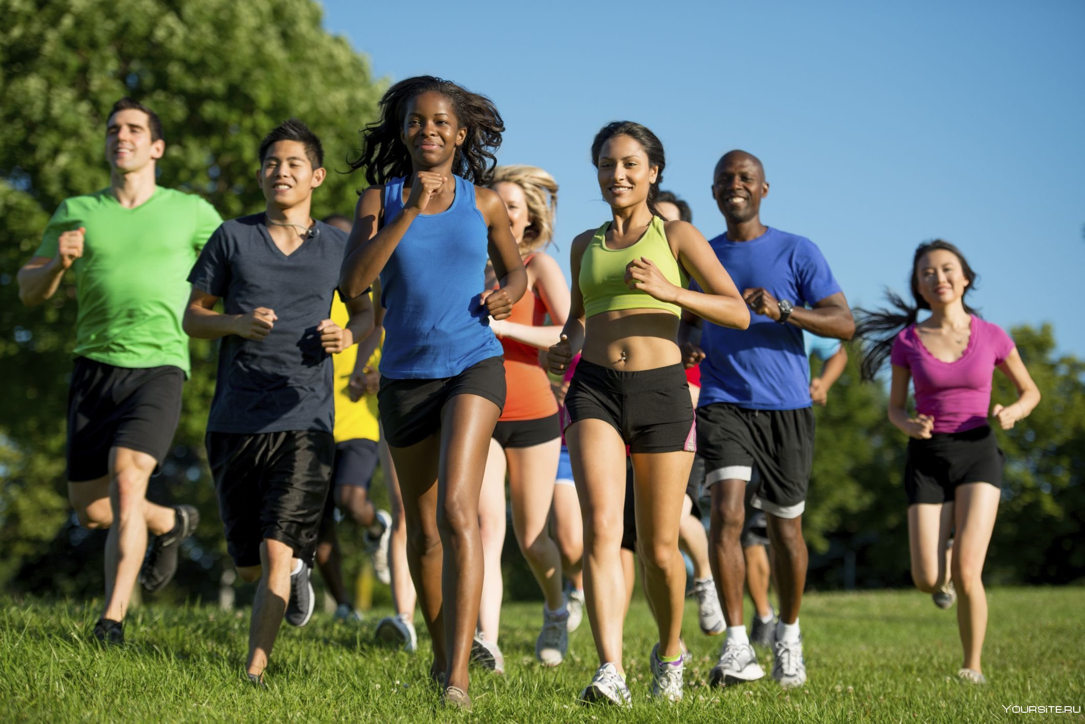 Двигательная активность в формировании здорового образа жизни. Спортивные люди. Занятие спортом. Заниматься спортом. Активные занятия спортом.