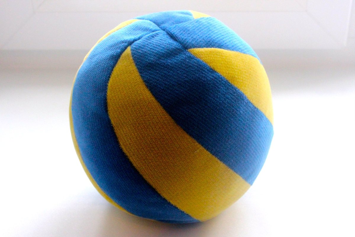 Плюшевый волейбольный мяч