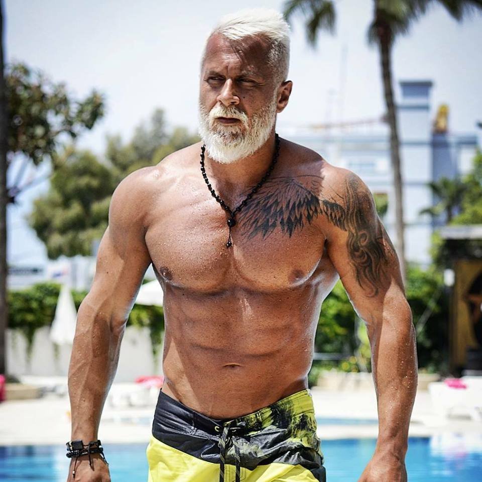 красивые мужчины 70 лет фото