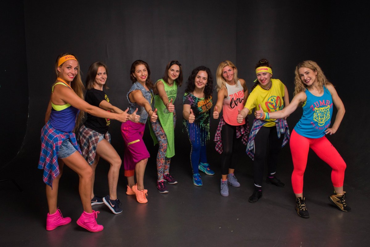 Зумба танцы девушки