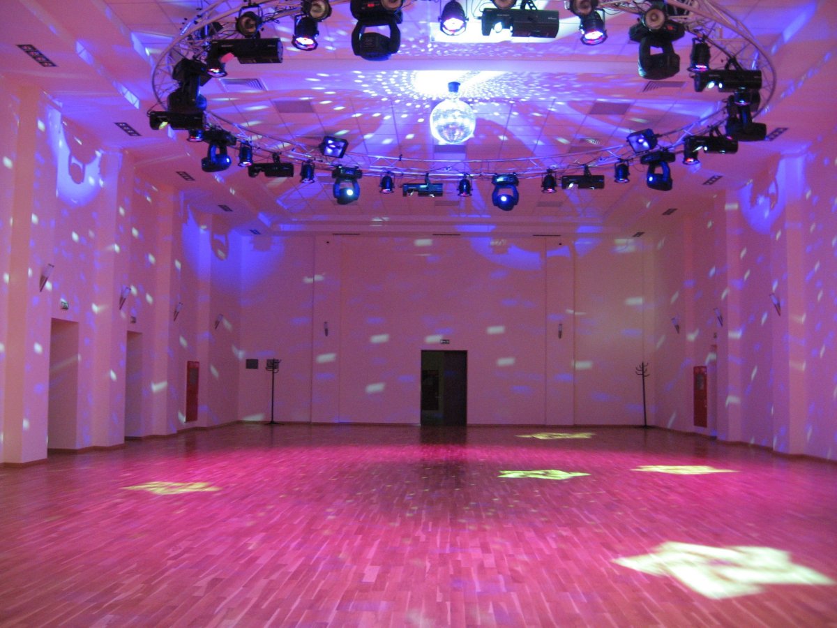 Освещение танцевального зала