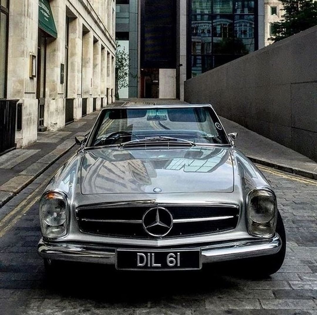 Mercedes-Benz w113