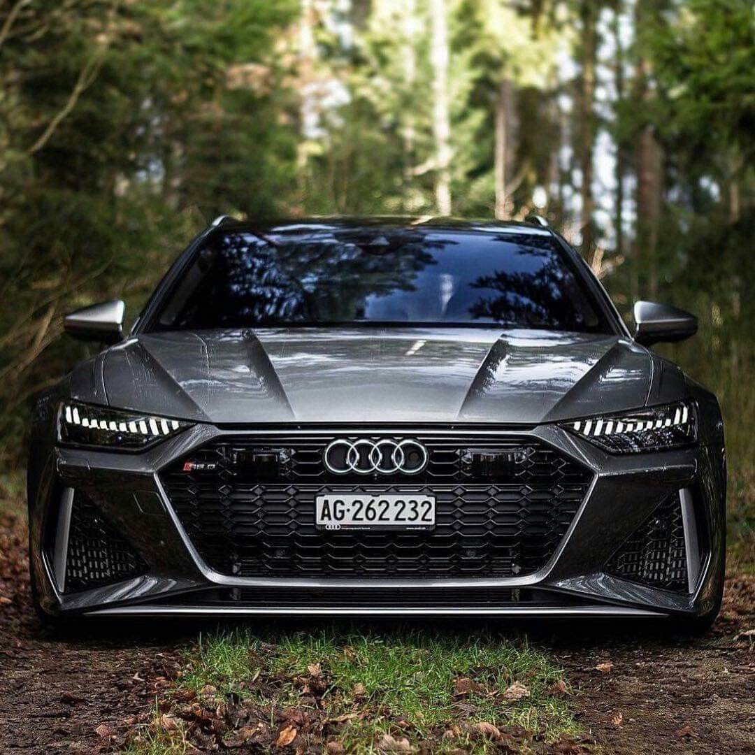 Audi rs8 и мотоцикл