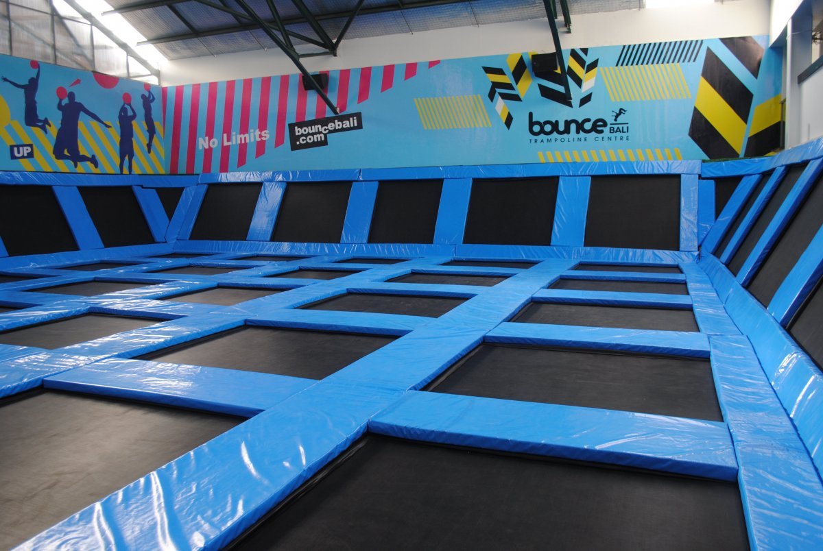 Батутный парк Bounce Dubai