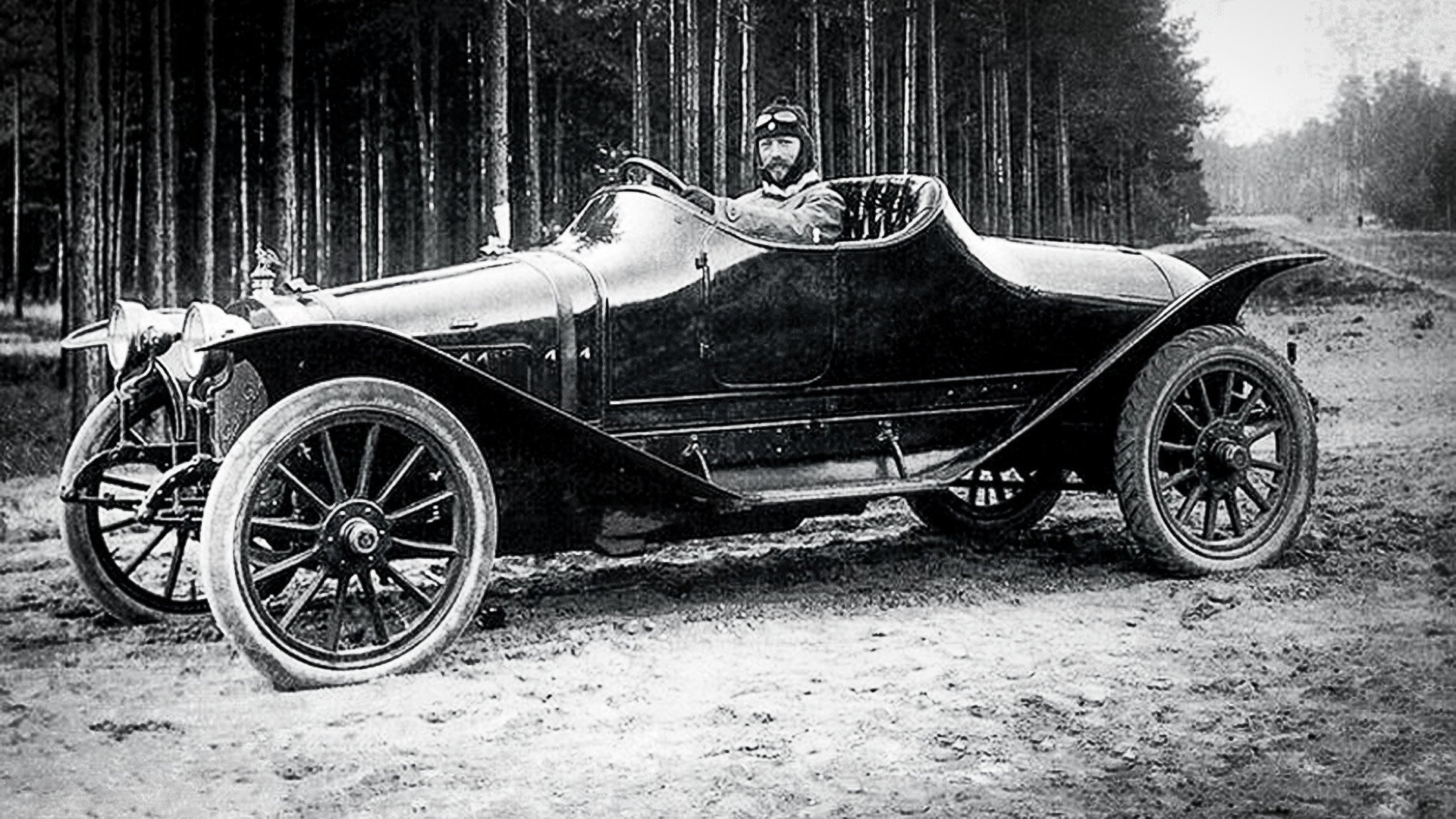 1 августа автомобиль. Руссо-Балт 1909. Руссо-Балт с-24. Автомобили Российской империи Руссо Балт. Автомобиль Руссо-Балт 1912 года.