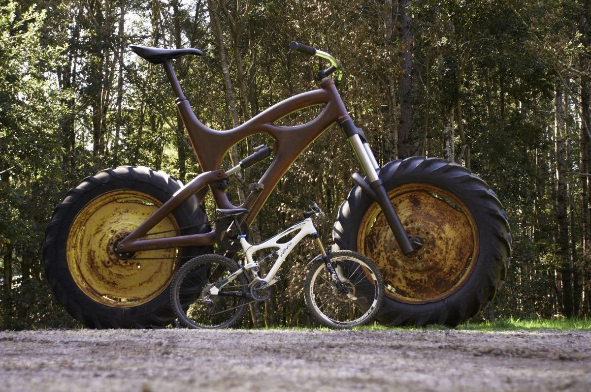 Велосипед на больших колесах