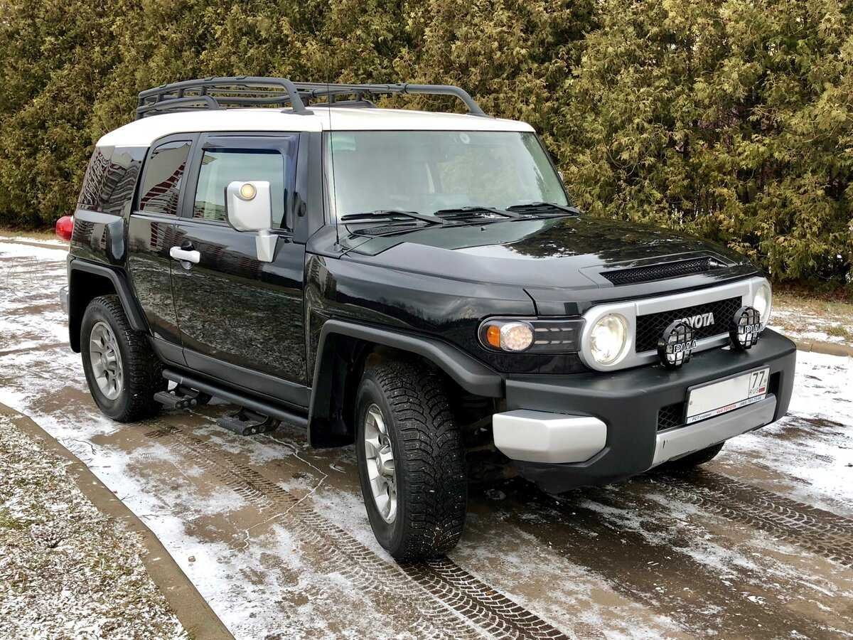 Тойота FJ Cruiser 2013