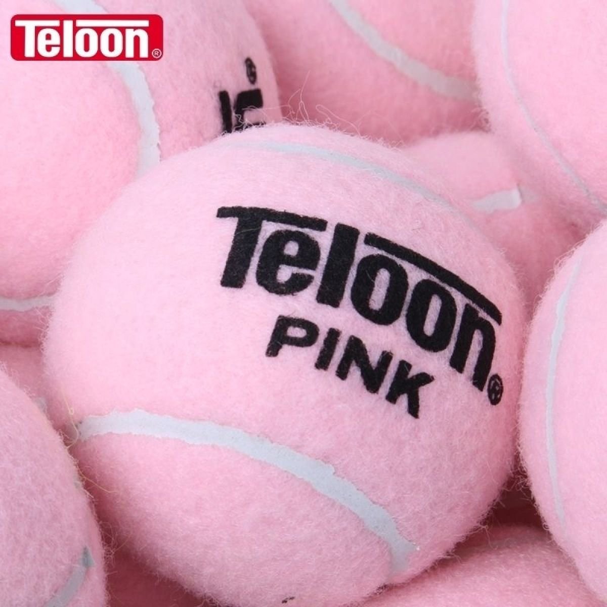 Розовый теннисный мяч