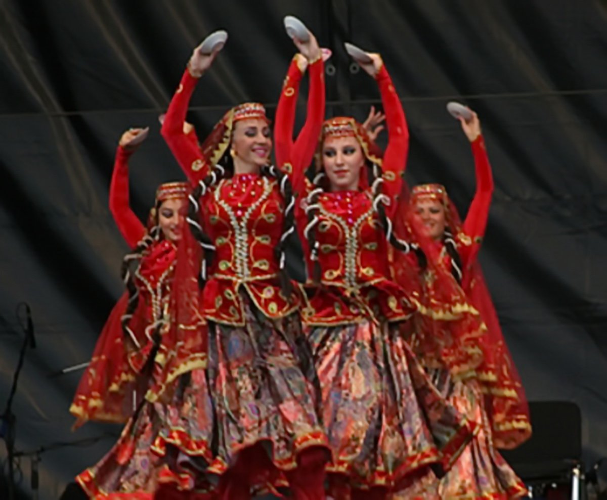 Азербайджанский танцевальный костюм