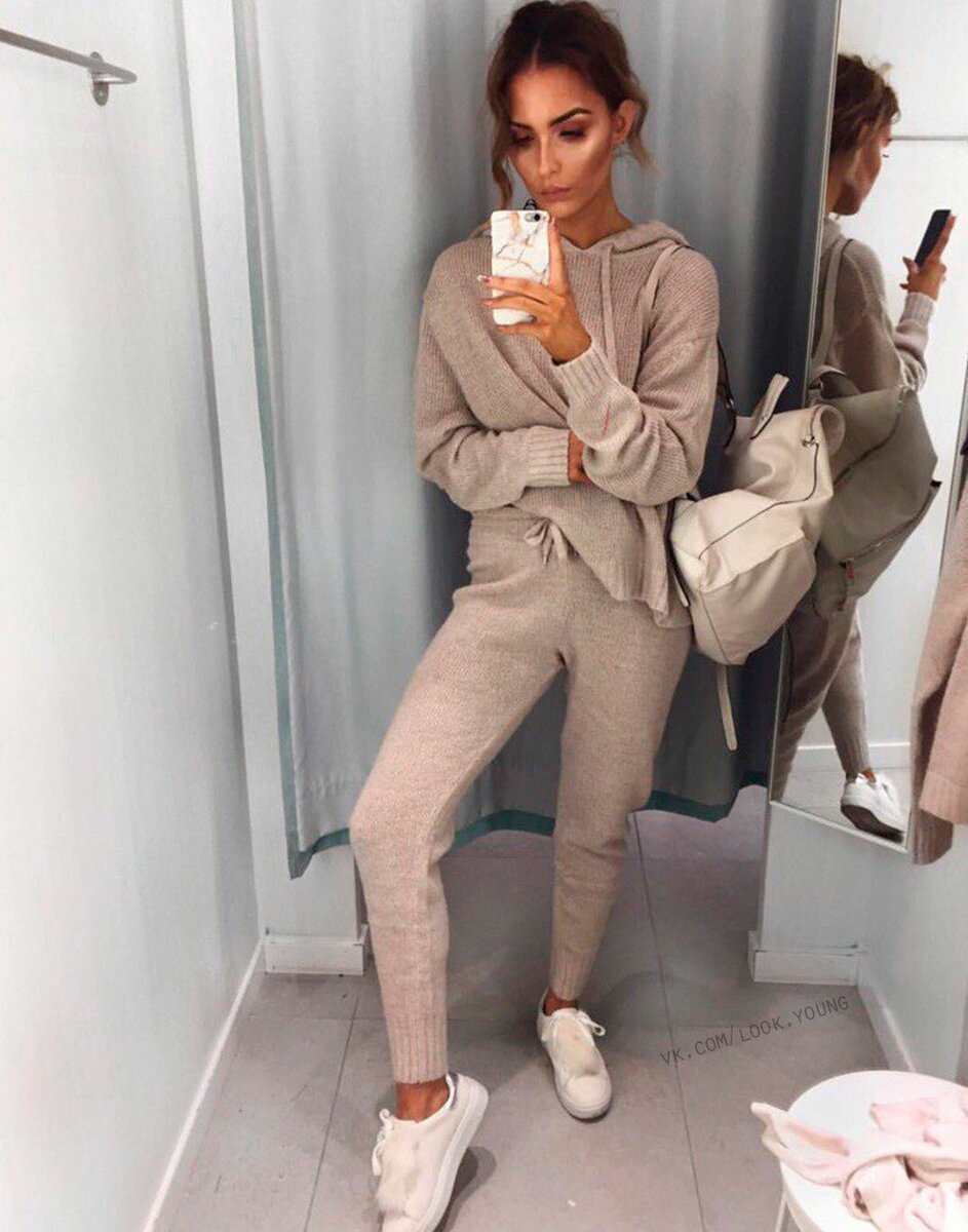 Образы с трикотажным костюмом