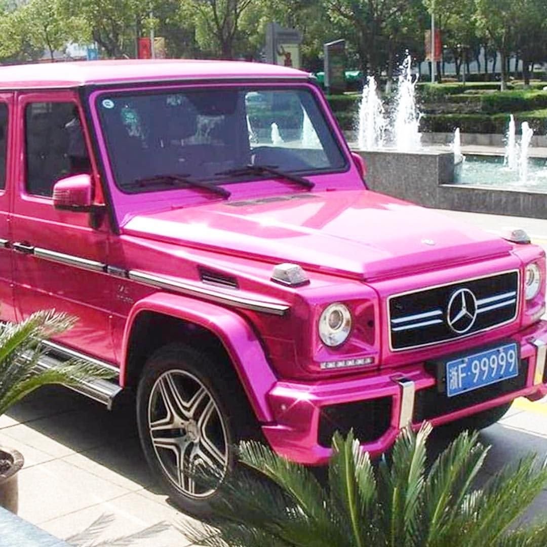 Розовый Mercedes g63