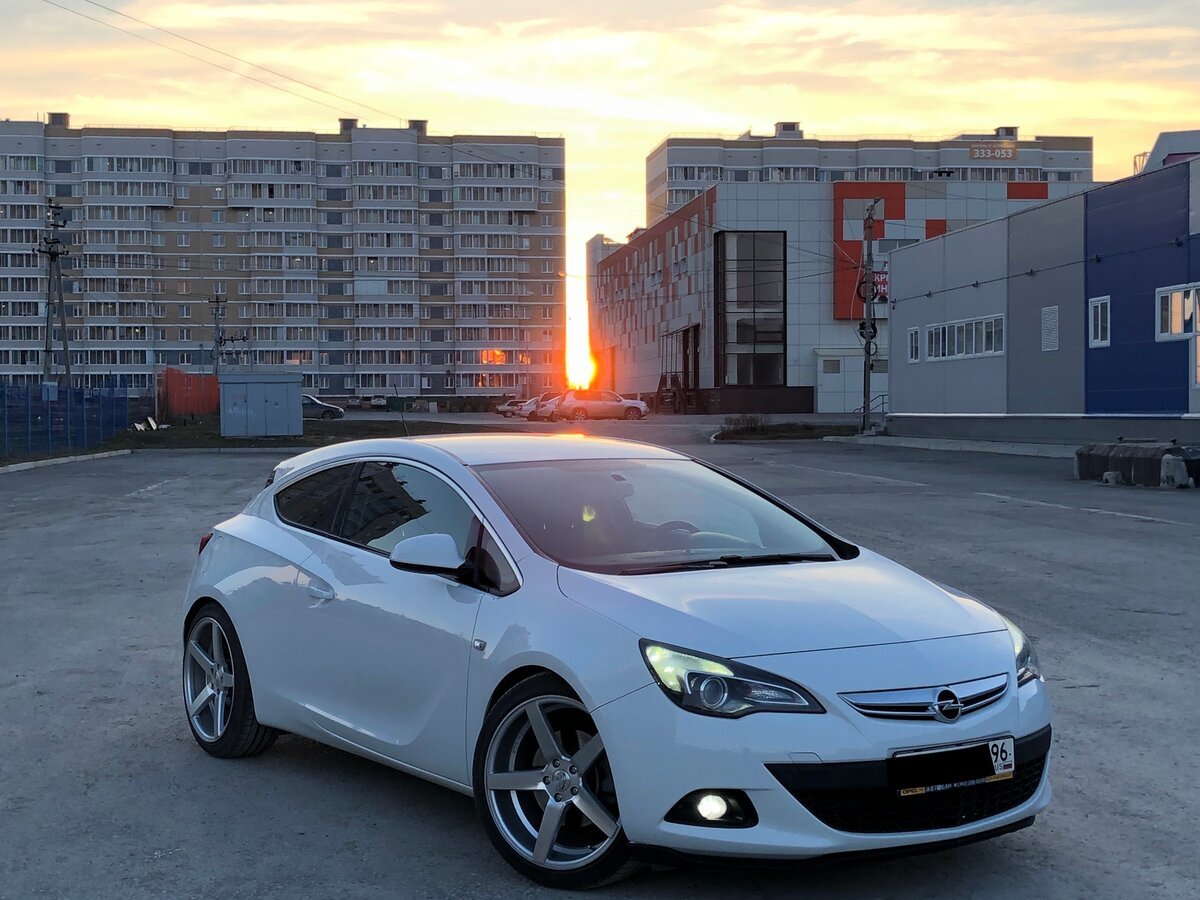 Opel Astra GTC 2014