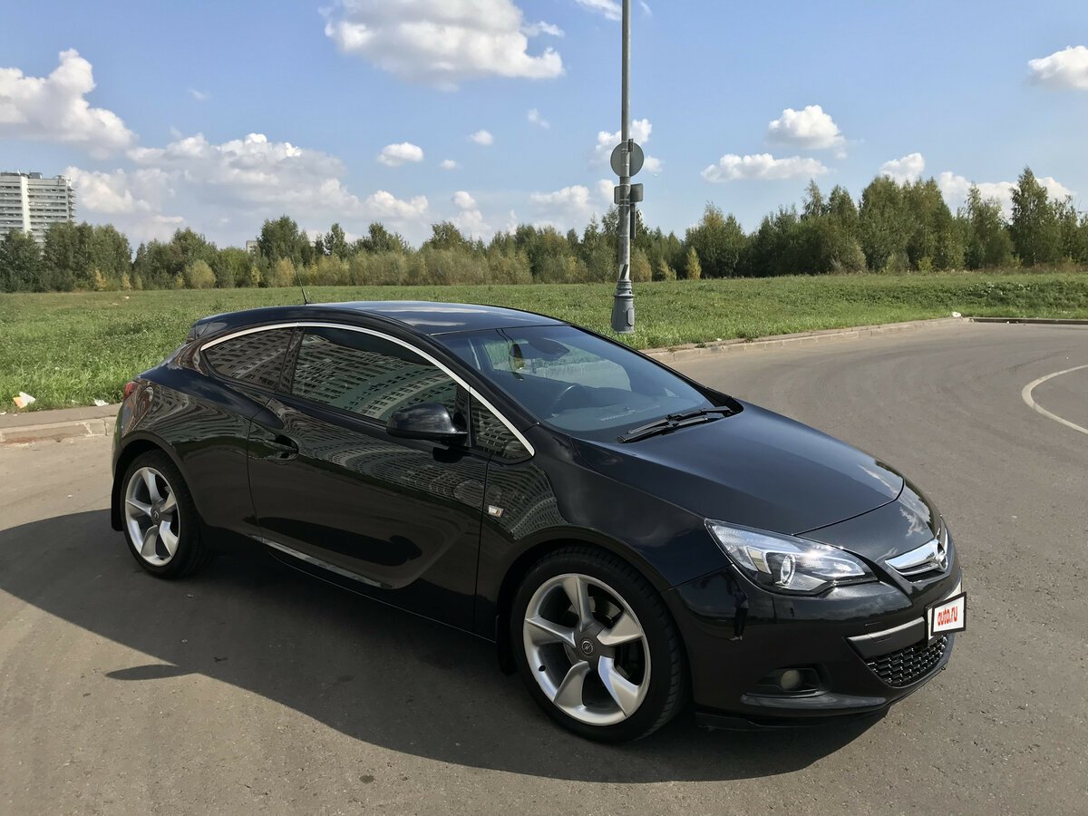 Opel Astra j GTC черный
