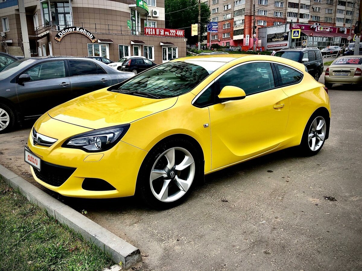 Opel Astra j GTC 2013