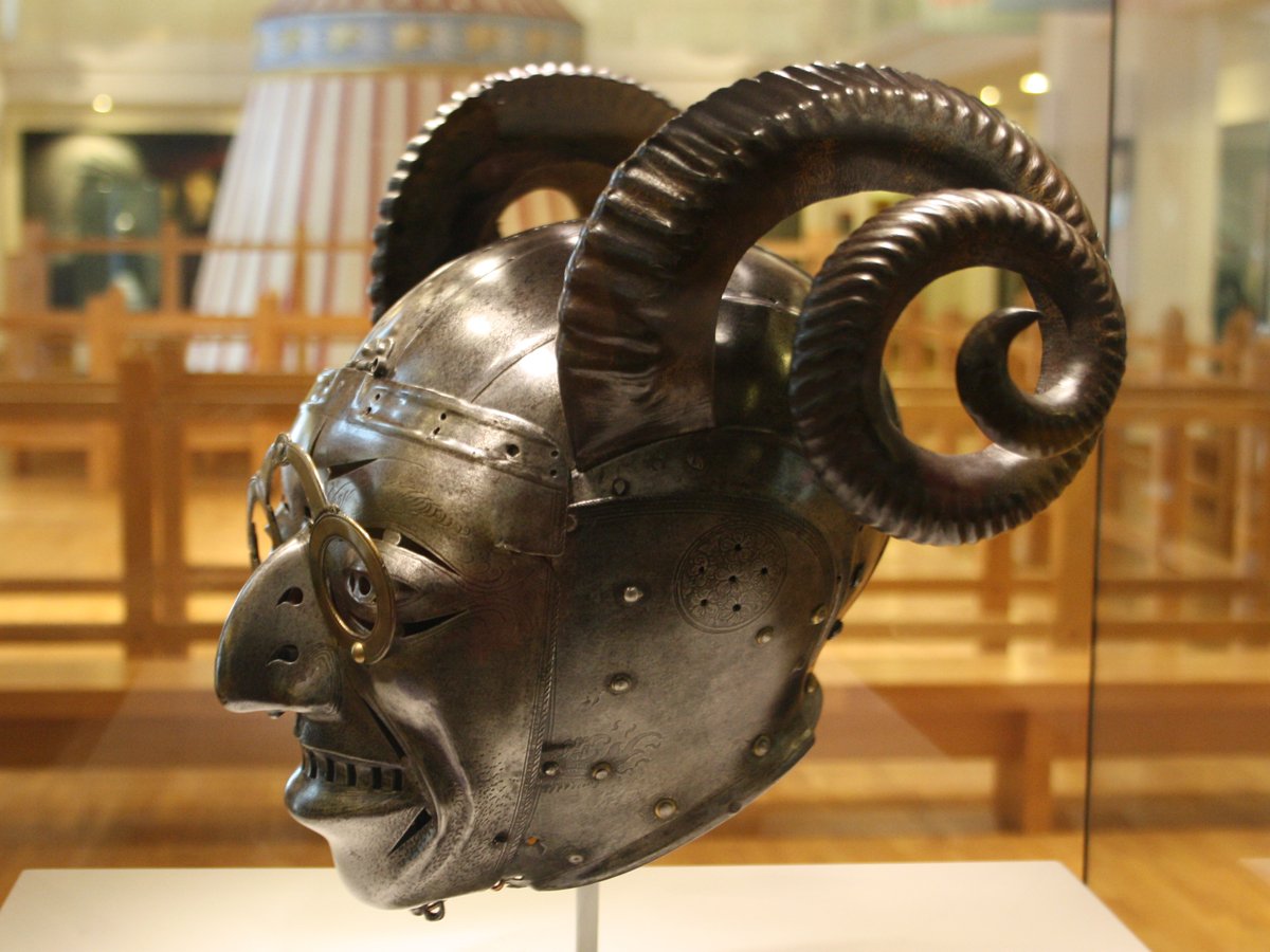 Рогатый шлем Генриха VIII
