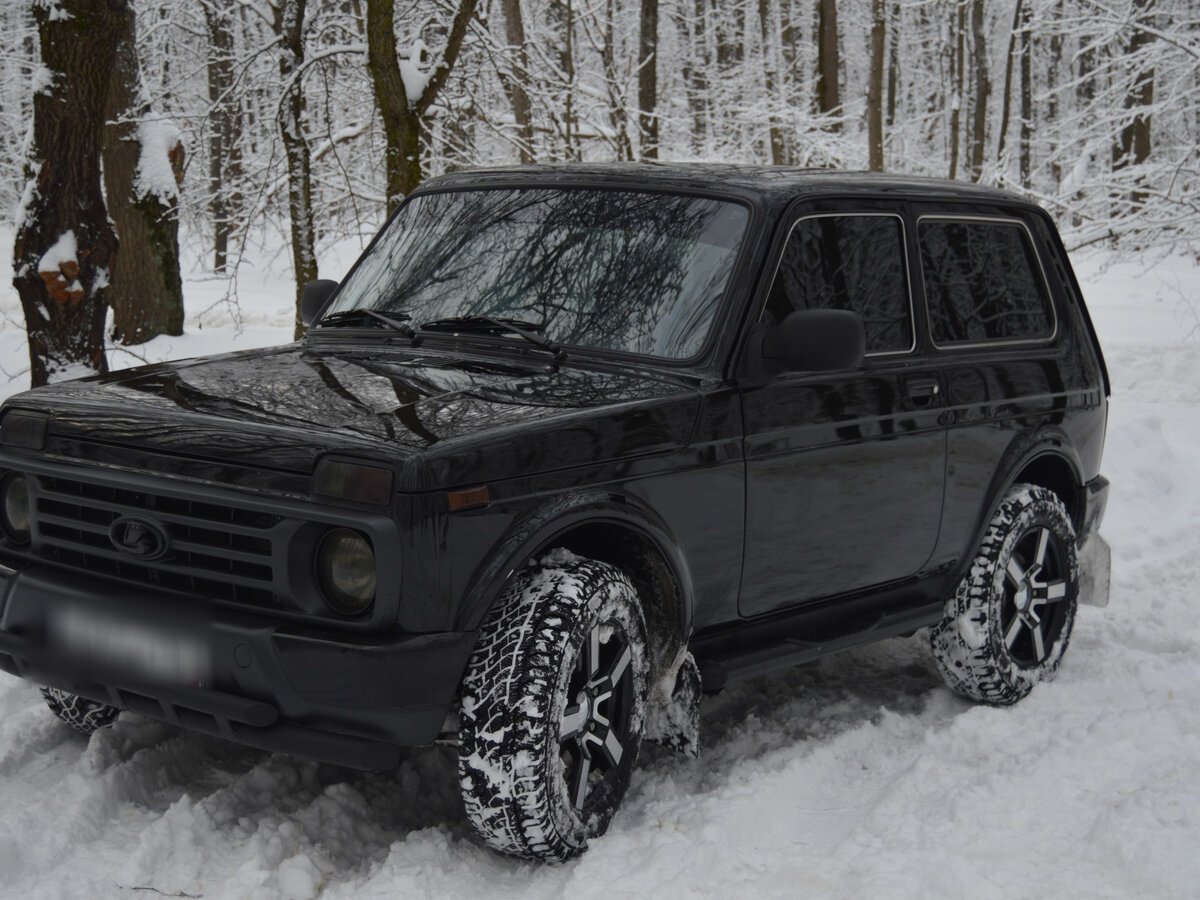 Нива Урбан черная