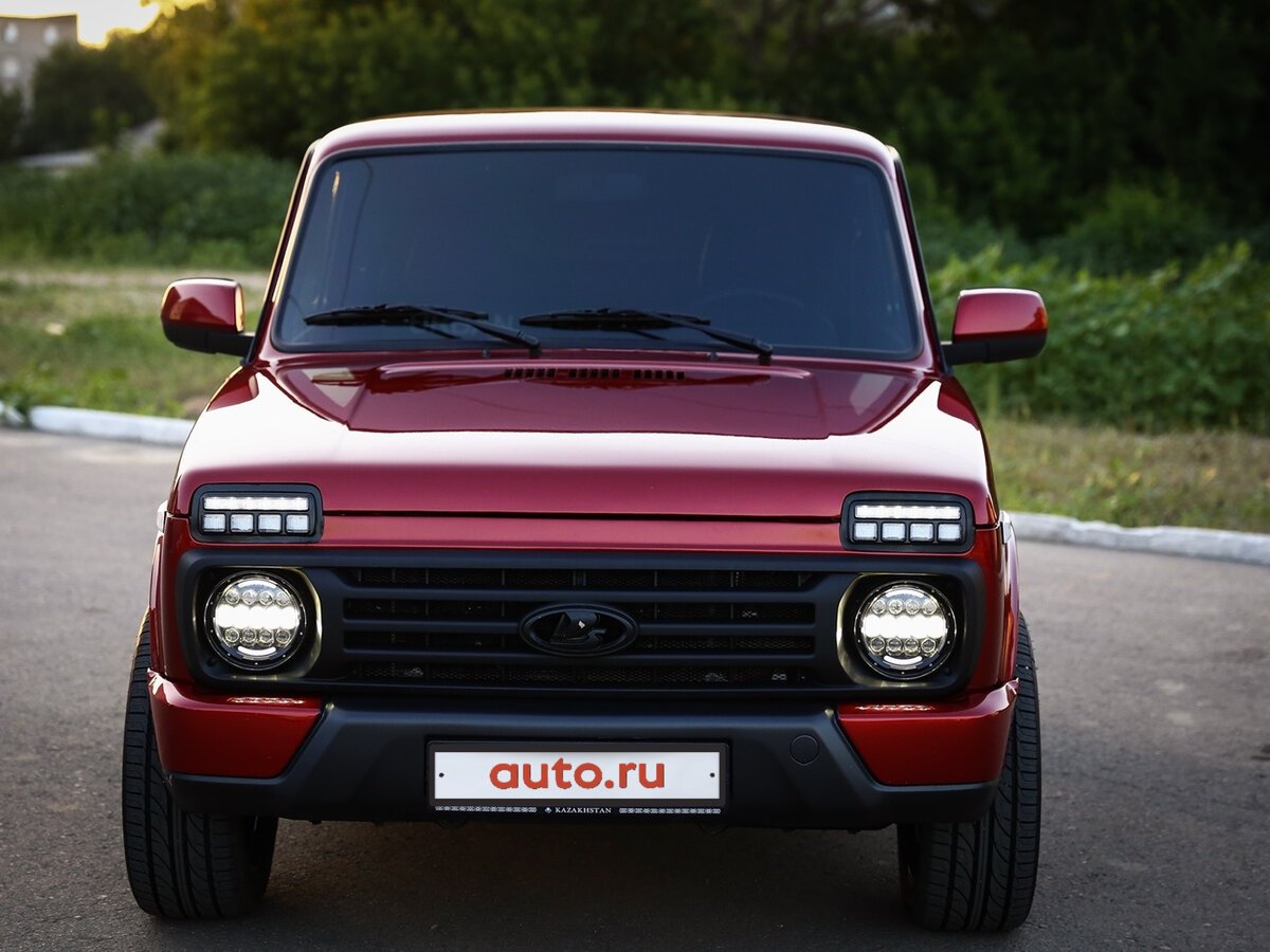 ВАЗ 2121 Нива Урбан красный