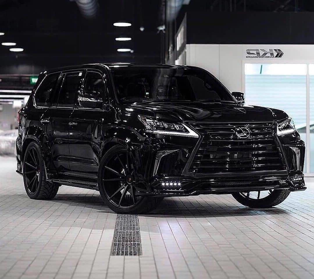 Lexus LX 570 черный