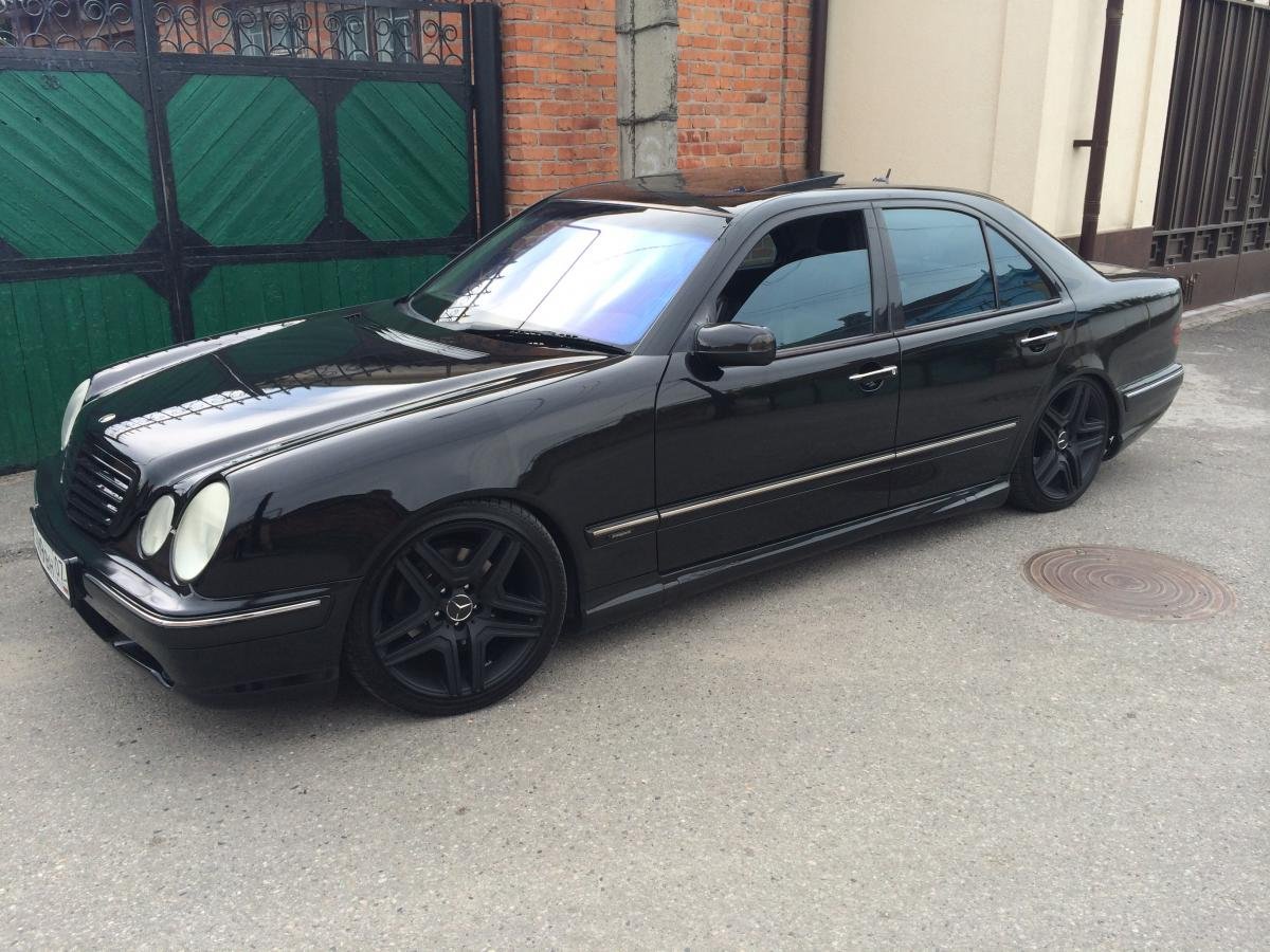Mercedes w210 черный