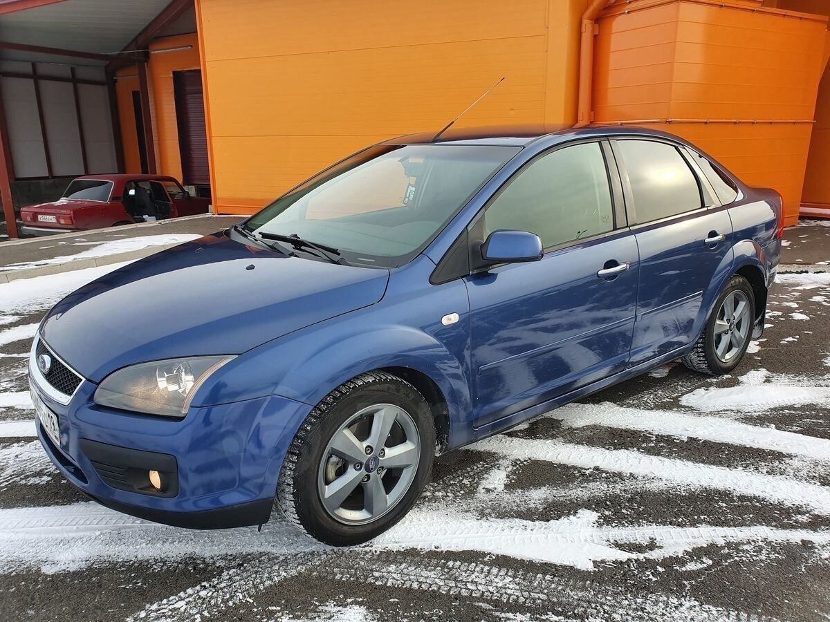 Ford Focus 2 седан синий