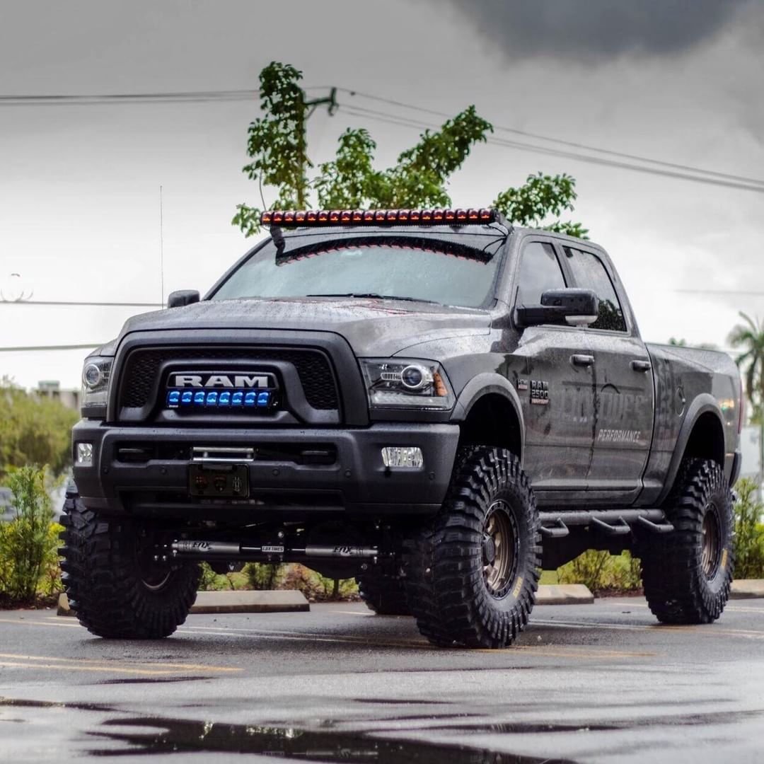 Dodge Ram 3000