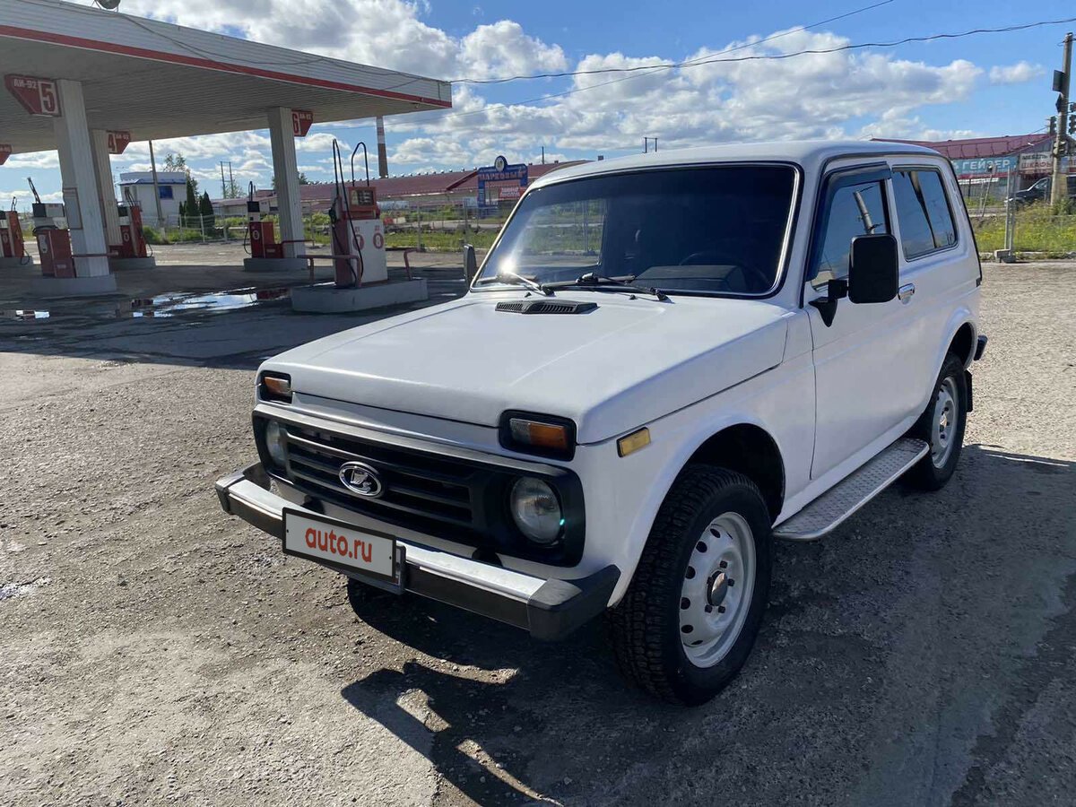 ВАЗ 2121 Нива белая