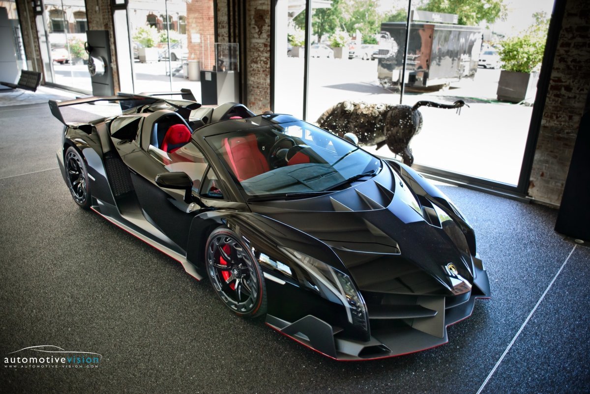 Ламборджини Veneno Roadster