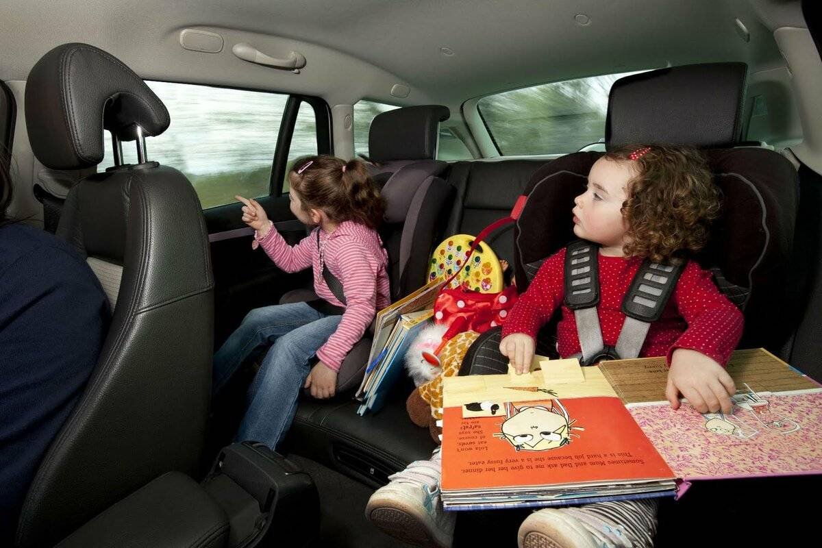Поездка с детьми на машине