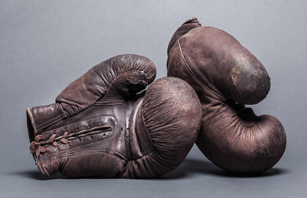 Старая боксерская перчатка