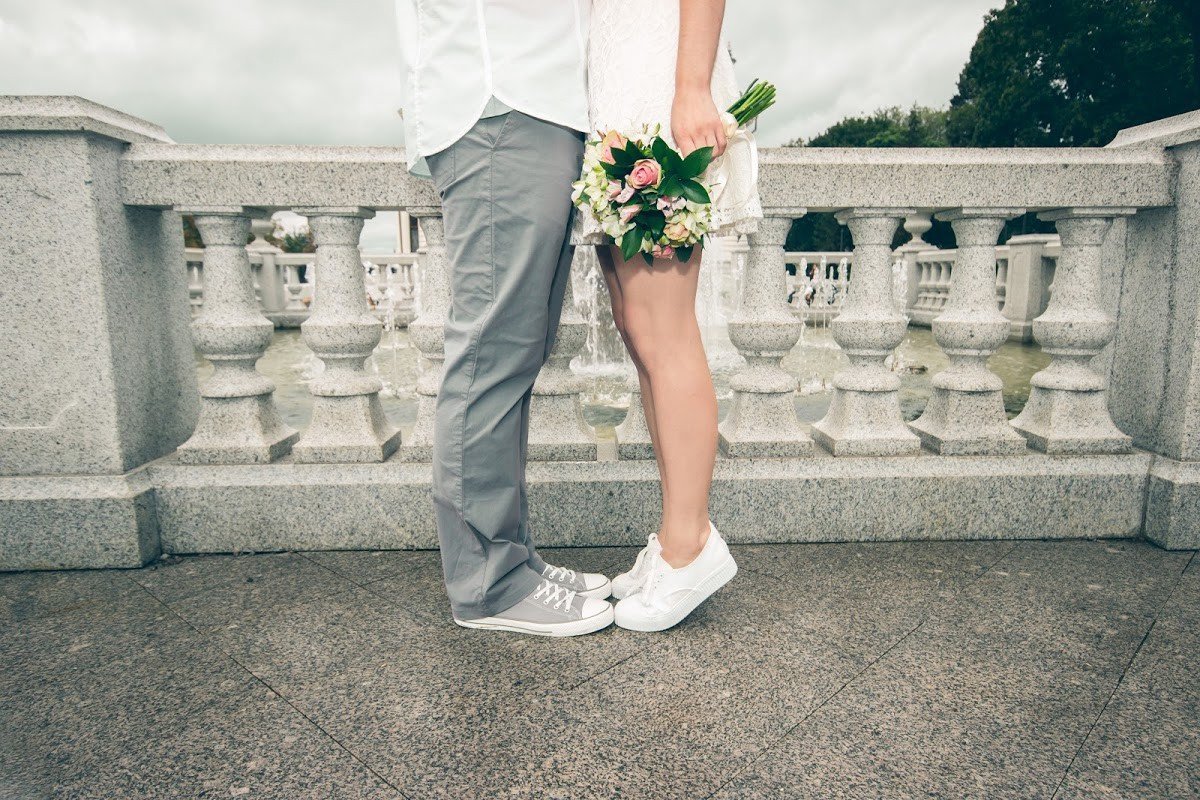 Свадебное платье с кедами