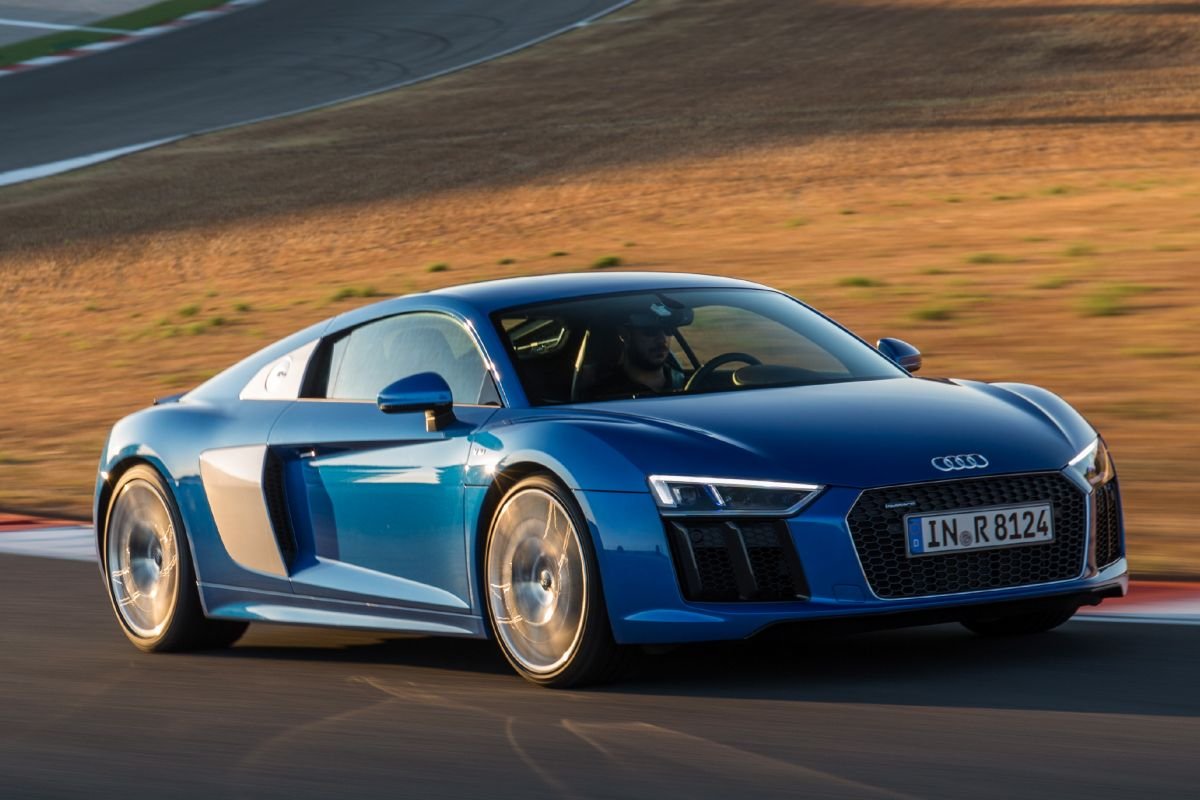 Audi r8 на треке