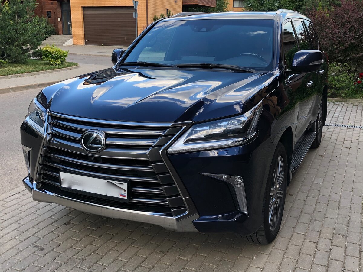 Lexus LX 570 2016 черный