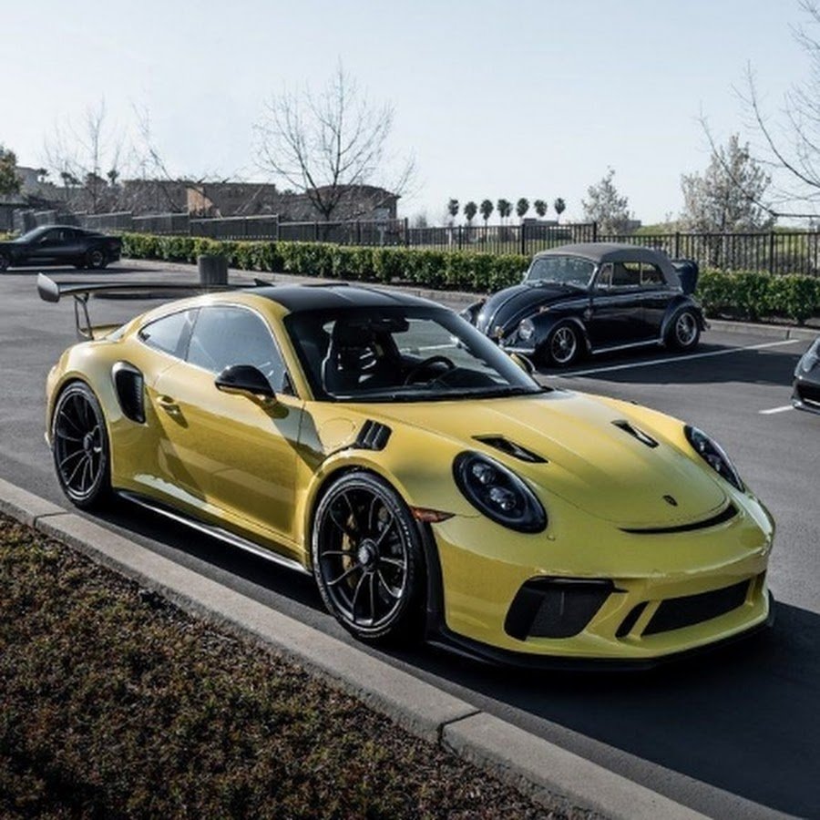 Порше 911 gt4
