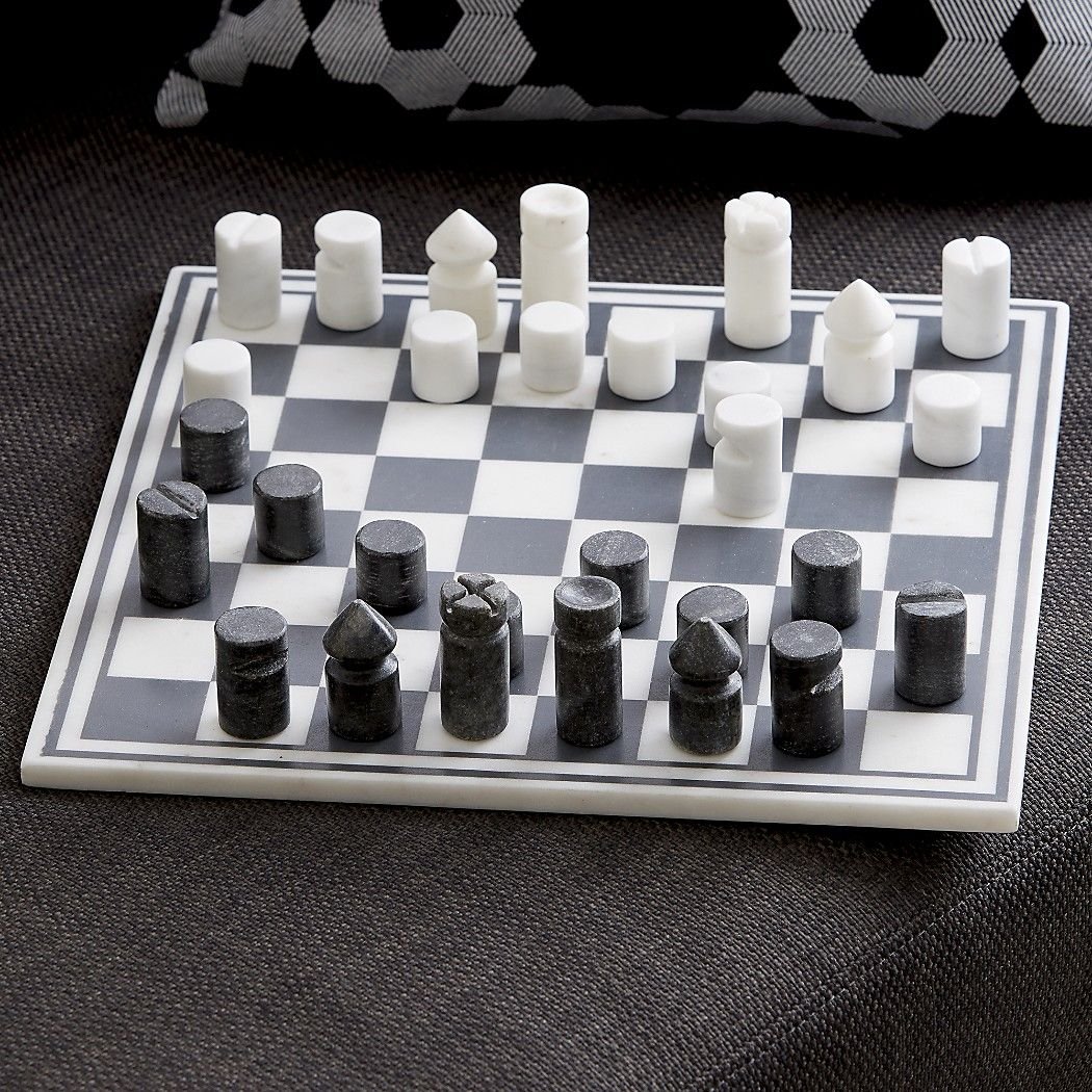 Шахматы из цемента