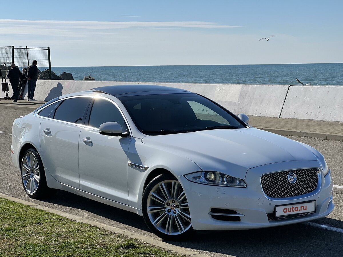 Jaguar 121 белый