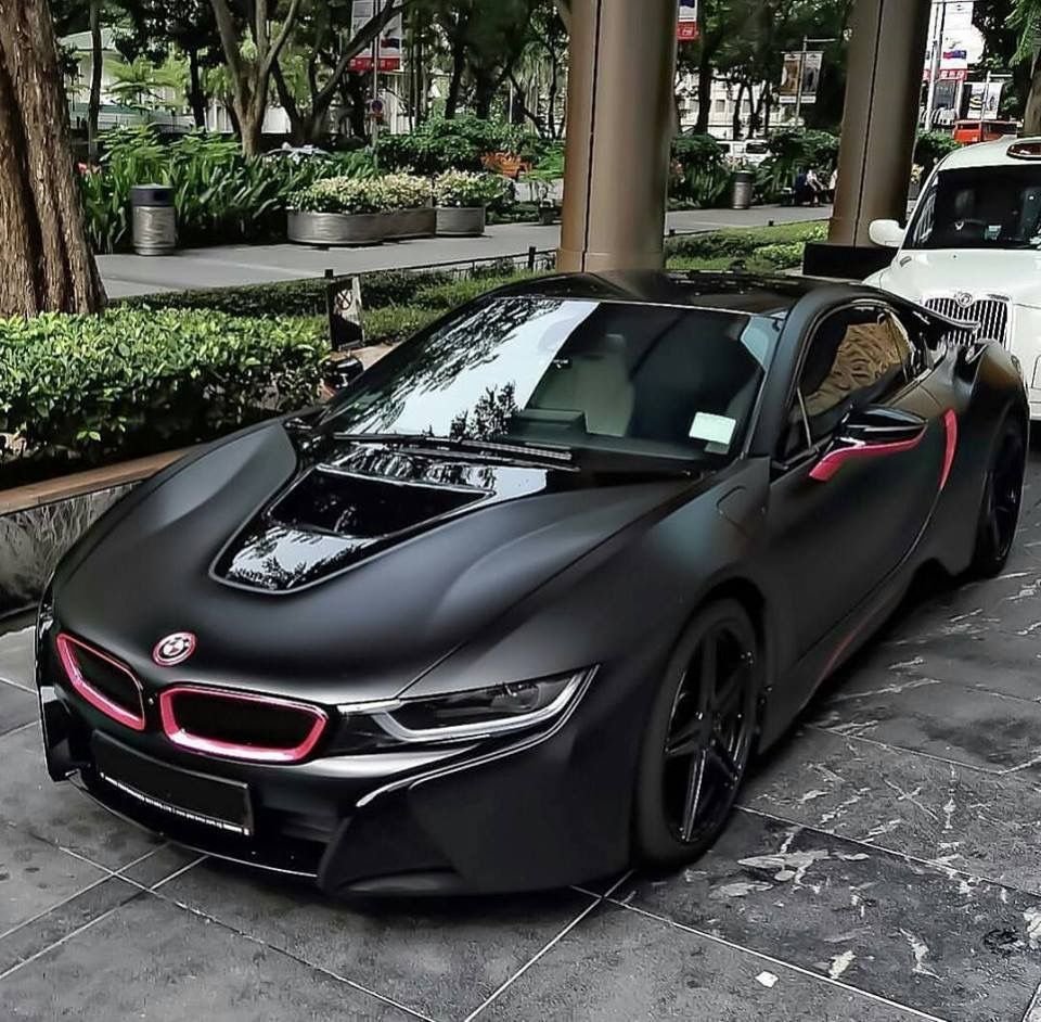 BMW i8 черная