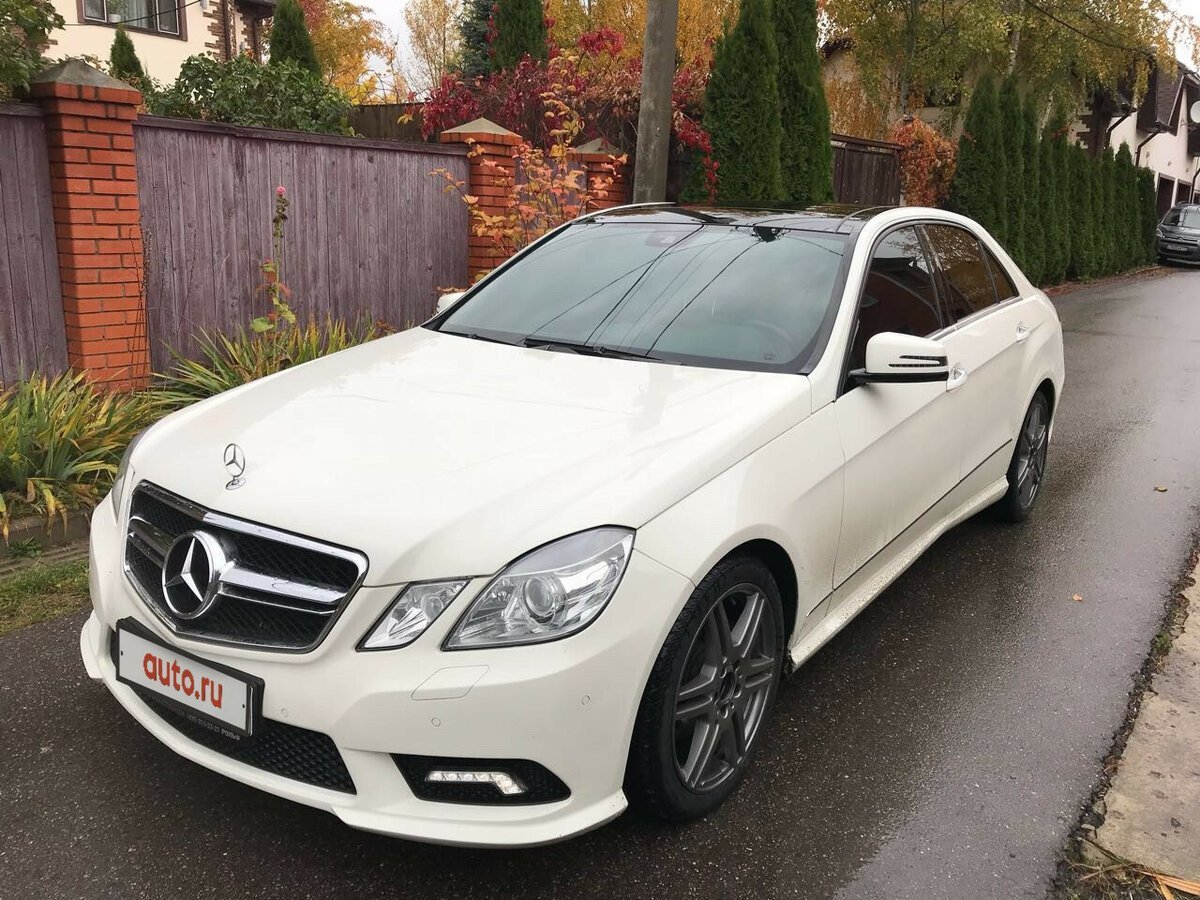 Мерседес-Бенц е-класс w212 белый