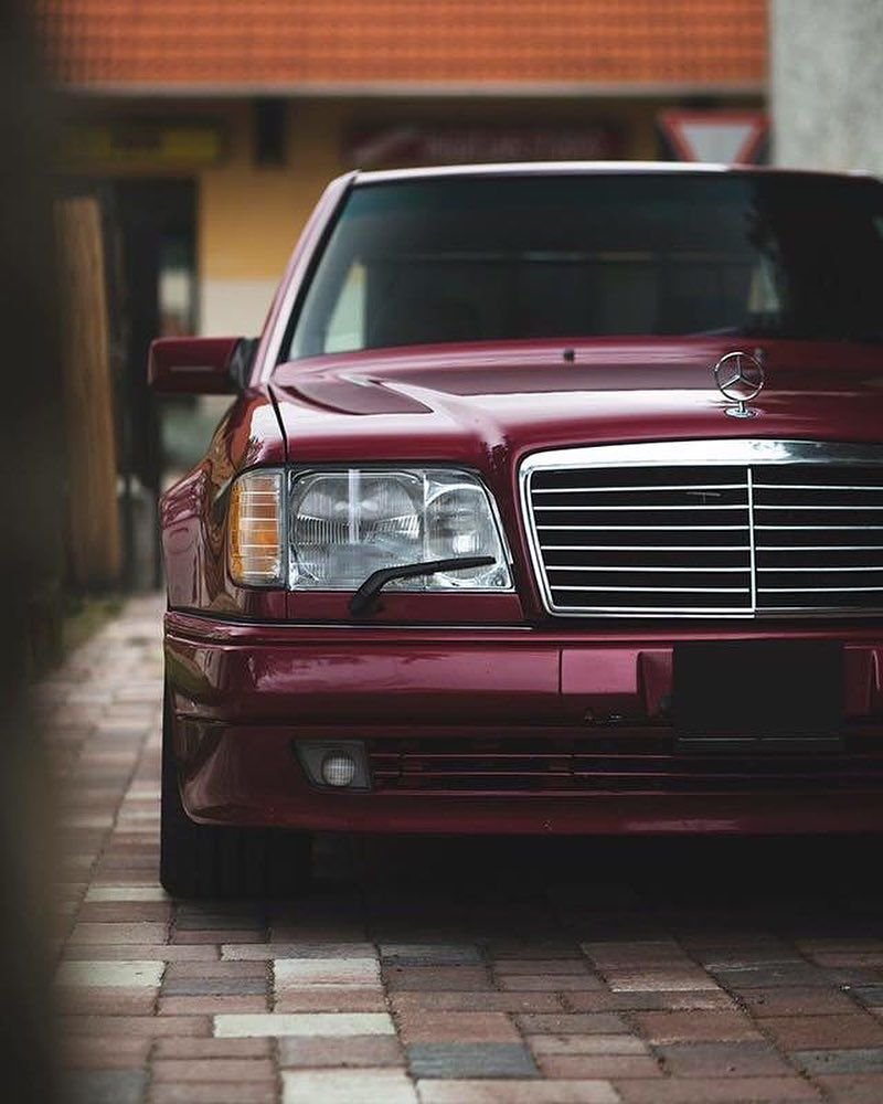 Мерседес Бенц w124 e500