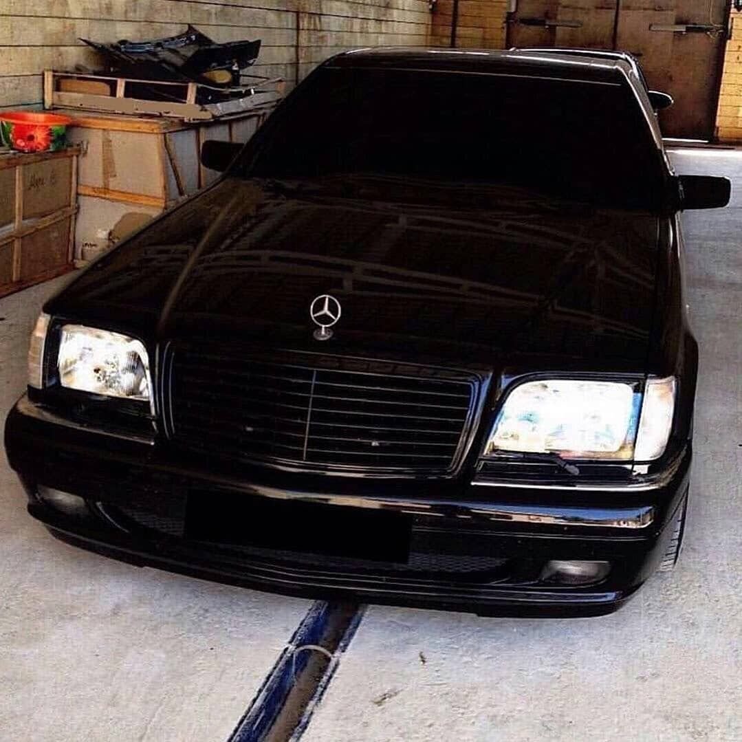 Mercedes-Benz w124 черный