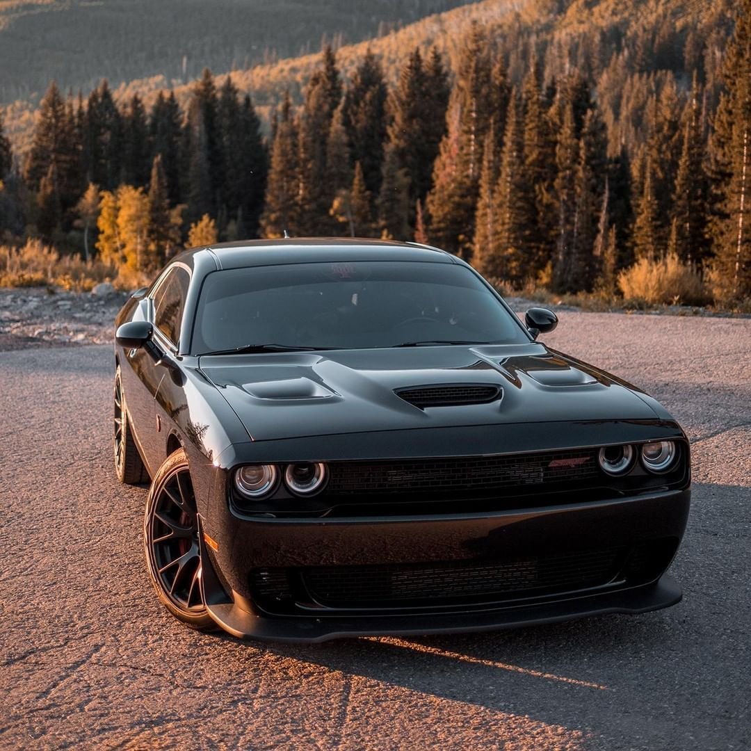 Dodge Challenger srt Hellcat