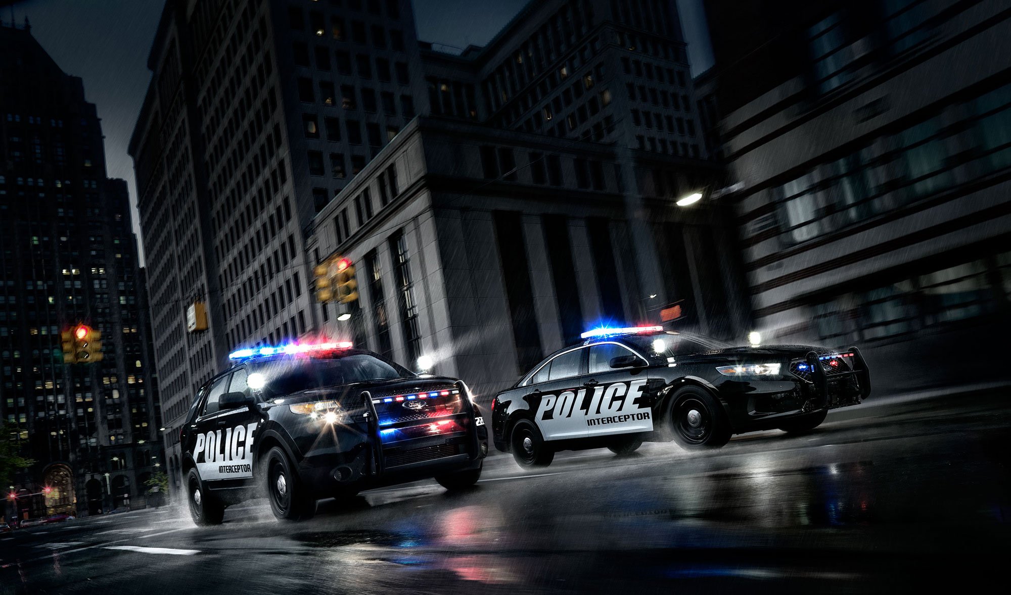 Полицейская машина уезжает. Ford Police Interceptor GTA 5. NYPD Police машины мигалка. Ford Taurus Police. LAPD погоня.