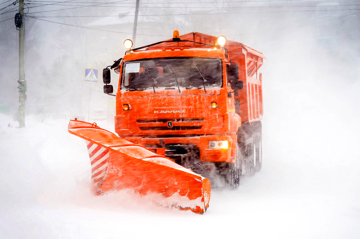 Трактор КДМ снегоуборочный