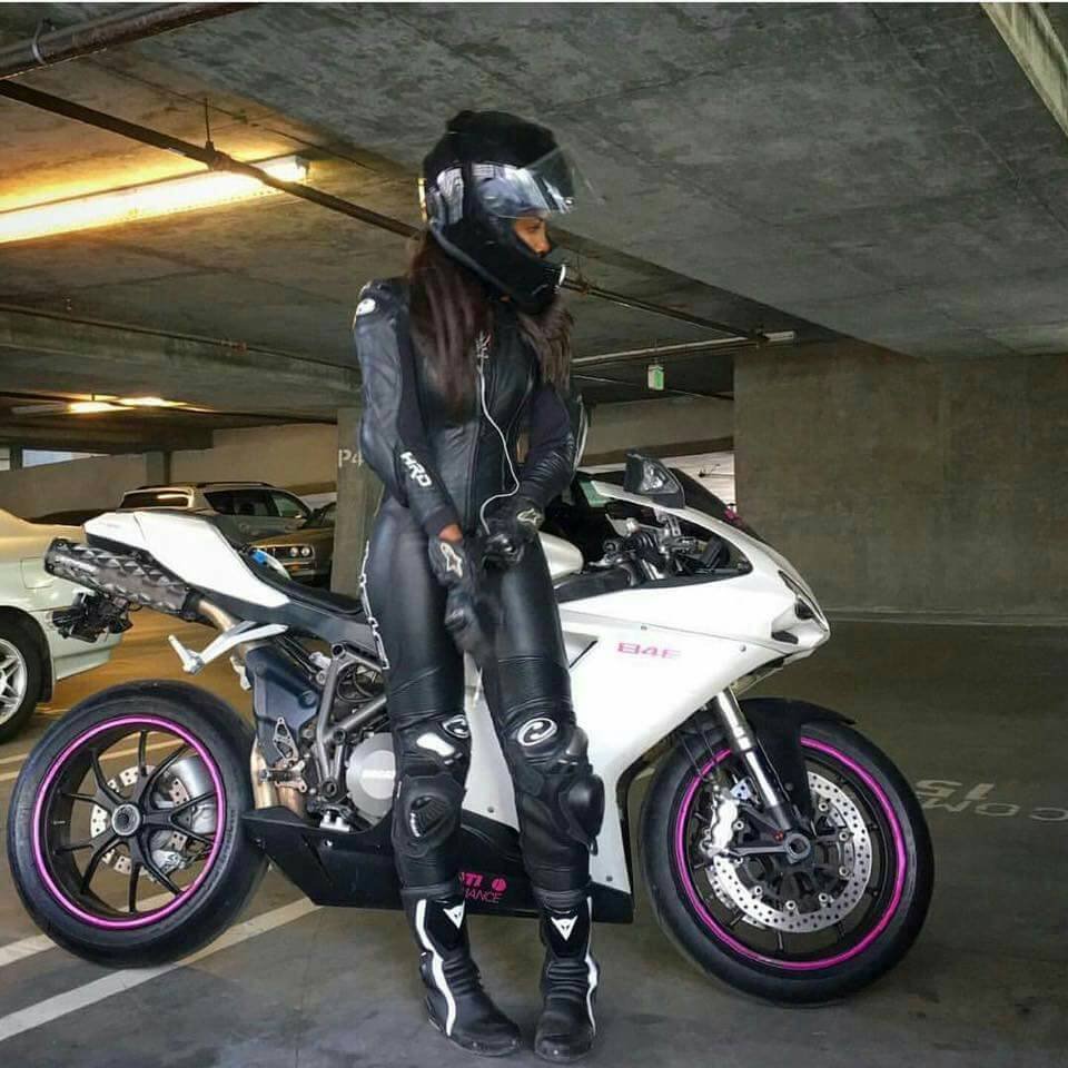 Мотокостюм для девушки